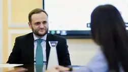 Olekszij Kuleba, Ukrajna miniszterelnök-helyettese és a közösségek és területek fejlesztéséért felelős miniszter.