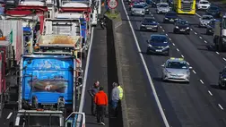 Forgalmi dugó Dublin M50-es északi szakaszán az üzemanyagárak emelkedése elleni országos tiltakozás harmadik napján, 2026. április 9-én. Fotó: Brian Lawless / PA Images / Getty Images