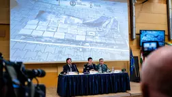 A Készenléti Rendőrség Nemzeti Nyomozó Iroda (KR NNI), a Nemzeti Adó- és Vámhivatal (NAV), valamint a Német Bűnügyi Vámszolgálat (Zollkriminalamt) közös sajtótájékoztatóján, Thomas Rapp, Csupor Máté és Kalecz József 2026. június 2-án. Fotó: Papajcsik Péter / Index