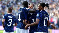 Kylian Mbappé ünnepli csapatával a harmadik gólt a 2026 FIFA World Cup legjobb 32 közé jutásért rendezett Franciaország–Svédország mérkőzésen, amelyet a New York New Jersey Stadium stadionban játszottak 2026. június 30-án. Fotó: Al Bello / Getty Images
