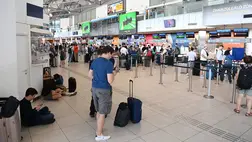 Utasok a Budapest Liszt Ferenc Nemzetközi Repülőtéren 2024. július 19-én (Fotó: MTI/Máthé Zoltán)