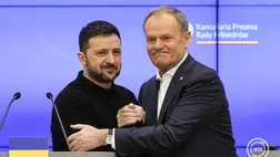 Volodimir Zelenszkij ukrán elnök (bal) és Donald Tusk lengyel miniszterelnök sajtóértekezletet tart a megbeszélésüket követően a varsói kormányfői hivatalban 2025. január 15-én. MTI/EPA/PAP/Pawel Supernak