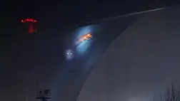 A Nemzetközi Atomenergia-ügynökség felvétele a csernobili atomerőmû 4-es reaktorát védő betonburok, úgynevezett szarkofág tetején ütött lyukról 2025. február 14-én, miután reggelre virradóan orosz drón csapódott az épületbe. (Fotó: MTI/EPA/NAÜ)