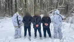 A magyar határtól mindössze 20 méterre tartóztattak fel 3 férfit az asztélyi határőrök. Fotó: Ukrán Állami Határőrszolgálat