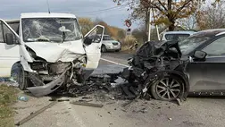 Öten megsérültek: személyautó és mikrobusz ütközött Gát közelében. Fotó: facebook.com/103zakarpat