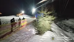 Egy fenyőfának ütközött lecsúszás közben, súlyos fejsérüléssel szállítottak kórházba egy 10 éves kijevi fiút. Fotó: Ukrán Nemzeti Rendőrség