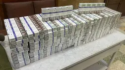 A határőrök több mint ezer doboz adójegy nélküli cigarettát találtak egy Magyarországra tartó személyvonaton. Fotó: Ukrán Állami Határőrszolgálat