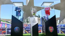 A Bajnokok Ligája trófeája a május 30-ai budapesti UEFA Bajnokok Ligája (BL) labdarúgódöntő szurkolói zónája, a Champions Fesztivál helyszínén, a Hősök terén a megnyitó napján, 2026. május 28-án (Fotó: MTI/Illyés Tibor)