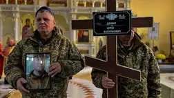 Munkácson elbúcsúztak az ukrán nemzeti gárda hős katonájától, Jurij Deskótól. Fotó: Munkácsi Városi Tanács