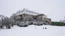 Szánkózók a siklósi várnál 2026. január 3-án. MTI/Kacsúr Tamás