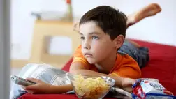 Ha így eteti gyerekét, súlyos gondot okozhat vele