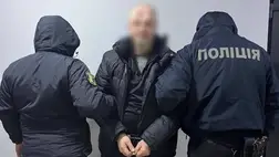 Halálos kimenetelű verekedés: a rendőrség szándékos emberölés gyanújával őrizetbe vett egy rahói férfit. Fotó: Ukrán Nemzeti Rendőrség