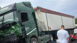 Kamionnal ütközött egy autóbusz Mikolajiv megyében, kilencen meghaltak. Fotó: Ukrán Nemzeti Rendőrség
