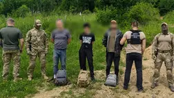 Három férfit fogtak el a szlovák határ közelében, akik illegálisan próbálták elhagyni Ukrajnát. Fotó: Ukrán Állami Határőrszolgálat