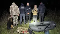 Embercsempészek buktak le Kárpátalján: 3000–8000 dollárért juttatták át a férfiakat a határon. Fotó: Ukrán Állami Határőrszolgálat