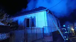 Tűz pusztított egy szernyei házban, egy ember meghalt. Fotó: Derceni Egyházi Önkéntes Tűzоltóság