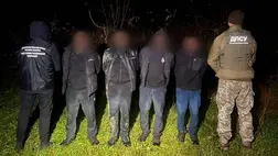 Négyfős csoportot állítottak meg figyelmeztető lövésekkel a román határ közelében Kárpátalján. Fotó: DPSZU