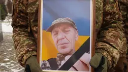 Katonai tiszteletadással temették el Ungváron Mikola Holovkót, Ukrajna védelmében elesett katonát. Fotó: Ungvári Városi Tanács