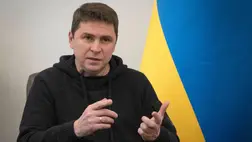 Mihajlo Podoljak ukrán elnöki tanácsadó interjút ad az Associated Press amerikai hírügynökségnek Kijevben 2023. február 16-án. MTI/AP/Efrem Lukackij.