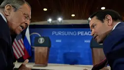 Szergej Lavrov orosz és Marco Rubio amerikai külügyminiszter (Fotó: MTI/AP/Julia Demaree Nikhinson)