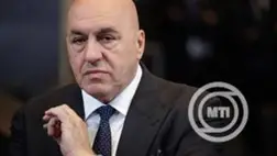 Guido Crosetto olasz védelmi miniszter a NATO védelmi miniszteri találkozója előtt a védelmi szövetség brüsszeli székházában 2025. június 5-én. MTI/EPA/Olivier Matthys