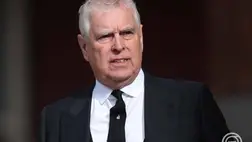  2025. szeptember 16-án a londoni Westminster-apátság előtt készített kép András hercegről, III. Károly brit uralkodó öccséről. MTI/EPA/Neil Hall