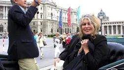 2002. május 26-án Bécsben készített kép Brigitte Bardot egykori francia filmszínésznőről, állatvédőről és a férjéről, Bernard Ormale-ról. Brigitte Bardot 2025. december 28-án, 91 éves korában elhunyt. MTI/EPA/APA/Herbert P. Oczeret