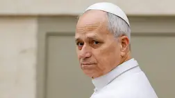 XIV. Leó pápa heti általános audienciájára érkezik a vatikáni Szent Péter téren 2026. március 4-én (Fotó: MTI/EPA/ANSA/Fabio Frustaci)