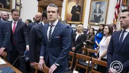 Pete Hegseth amerikai hadügyminiszter a képviselőház fegyveres szolgálatok bizottságának a minisztérium 2027-es költségvetéséről tartott meghallgatására érkezik a washingtoni Rayburn irodaházba 2026. április 29-én. MTI/EPA/Luke Johnson