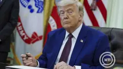 Donald Trump amerikai elnök rendeletet ír alá a vámhatóság megerősítéséről a washingtoni Fehér Ház Ovális irodájában 2026. június 3-án. MTI/EPA pool/Shawn Thew