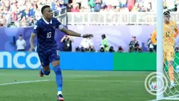 A francia Kylian Mbappé, miután 11-esből megszerezte a találkozó első gólját a 2026-os labdarúgó-világbajnokság nyolcaddöntőjének Paraguay-Franciaország mérkőzésén a philadelphiai Lincoln Financial Field Stadionban 2026. július 4-én. MTI/EPA/Will Oliver