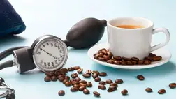 Kávézni magas vérnyomással? 5 tipp, hogy teljesen biztonságos legyen