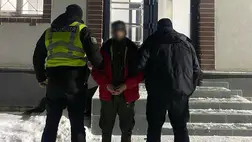 Késsel sebesítette meg ismerősét: őrizetbe vették a gyanúsítottat Nagyszőlősön. Fotó: Ukrán Nemzeti Rendőrség