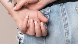 Nézd meg a körmöd: ezek az elváltozások komoly bajt is jelezhetnek