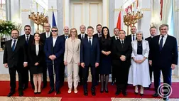 A Tisza-kormány miniszterei a kinevezési ünnepségen, középen Magyar Péter miniszterelnök a Sándor-palotában 2026. május 12-én. MTI/Hegedüs Róbert