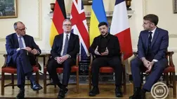 Friedrich Merz német kancellár, Keir Starmer brit miniszterelnök, Volodimir Zelenszkij ukrán és Emmanuel Macron francia elnök az orosz-ukrán konfliktus lezárását célzó tárgyalásuk közben 2025. december 8-án. MTI/EPA pool/Tolga Akmen