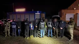 Ötfős embercsempész-hálózatot számoltak fel a román határnál Kárpátalján. Fotó: Ukrán Állami Határőrszolgálat