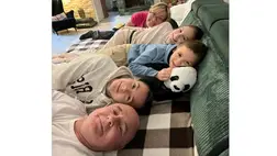 Rónai Egon feleségével és gyerekeikkel: lányuk Zsanett szépségét örökölte