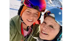 Íme Wossala Rozina gyönyörű édesanyja: a 72 éves Kánya Katával olyanok, mint két tojás