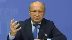 Andrius Kubilius, az Európai Bizottság védelemért és űrkutatásért felelős litván tagja ismerteti a bizottságnak az európai védelemmel kapcsolatos Fehér Könyvét Brüsszelben 2025. március 19-én. MTI/EPA/Olivier Hoslet