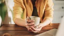 A tea csökkentheti a koleszterint és a stroke kockázatát