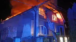 Nagydobronyban a tűzoltók sikeresen megfékezték a háztüzet. Fotó: DSZNSZ