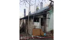 Tűz ütött ki egy családi házban Beregszászon – a tűzoltók megfékezték a lángokat. Fotó: DSZNSZ