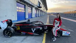 Magyarország első pilótanőjeként debütál Keszthelyi Vivien a hétvégi Forma-1-es Portugál Nagydíjon