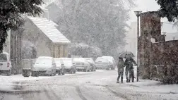 Horvátországban és Szlovéniában is komoly közlekedési fennakadásokat okozott a hóesés