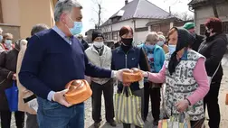 Gondoskodó szeretet - 240 húsvéti pászka a KRE Diakónia Központjától