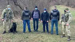 Két üzbég állampolgár megkerülve az ellenőrző pontokat akart átjutni az ukrán-szlovák határon. Fotó: Facebook bejegyzés