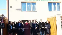 Idén újabb létesítménnyel gazdagodott Kárpátalja: átadták Szikura Józsefről, a főiskola egykori rektoráról elnevezett botanikus kert főépületét Nagyberegen. 