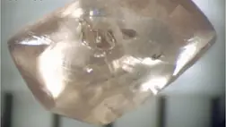 Soha nem látott ásványt fedeztek fel a Föld mélyéből származó gyémántban