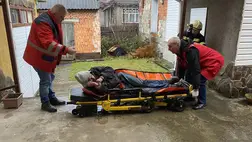 Tűzoltók mentettek ki egy 38 éves férfit egy égő házból Kárpátalján